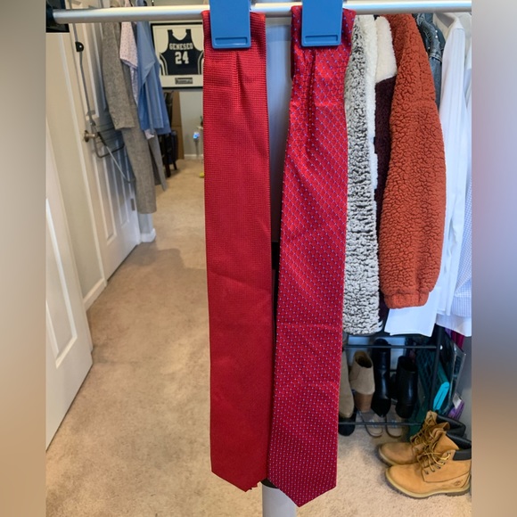 Red tie set of 2 (Tommy Hilfiger and Perry Ellis) - Picture 1 of 3